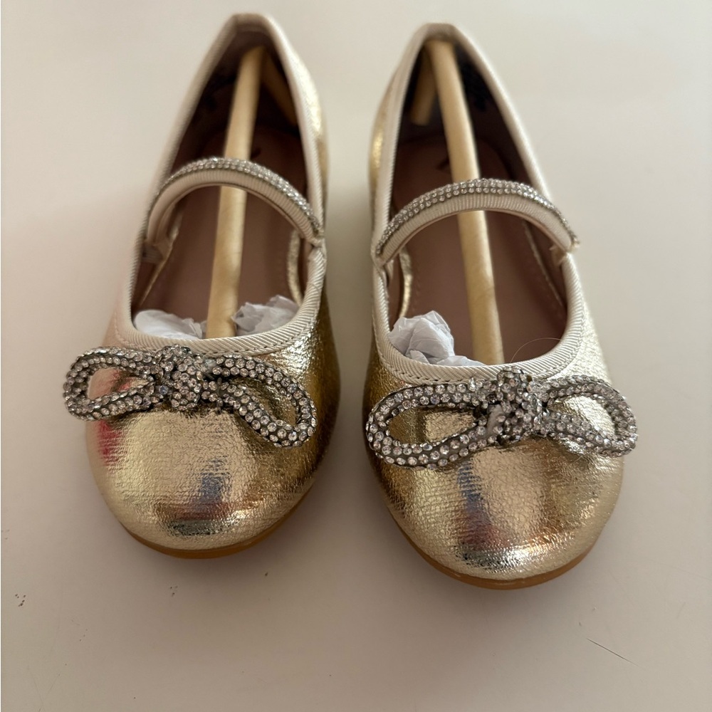 Elegant Gold Kids Shoes with Rhinestone Bow